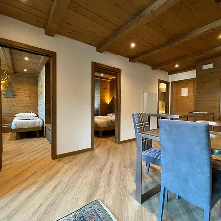 House Snc Di Elisa Baroni E Beatrice Dei Cas דירה *