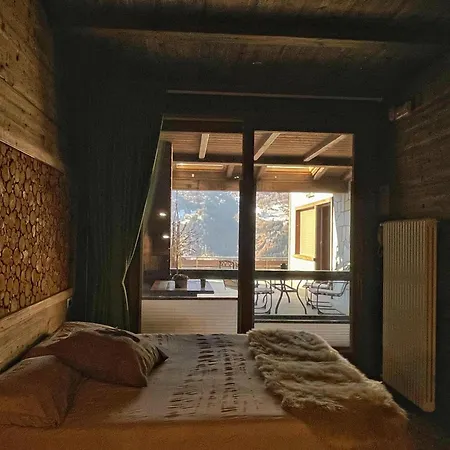 House Snc Di Elisa Baroni E Beatrice Dei Cas דירה *
