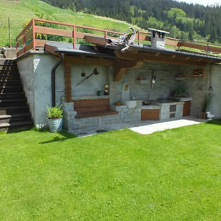 House Snc Di Elisa Baroni E Beatrice Dei Cas דירה *
